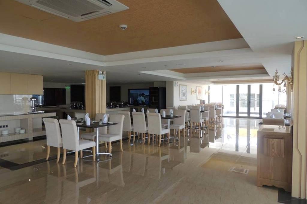 Esperado Lake View Hotel Rangun Kültér fotó