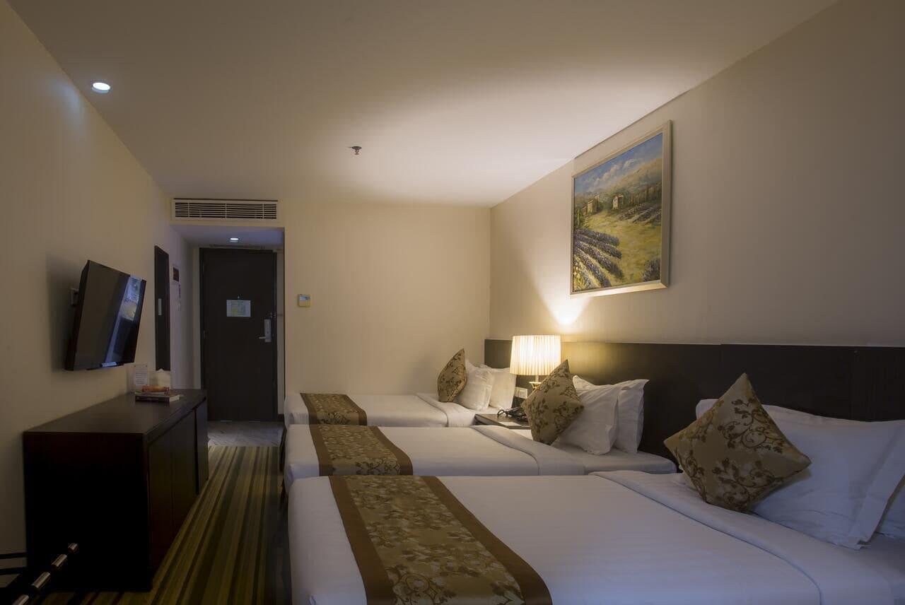 Esperado Lake View Hotel Rangun Kültér fotó