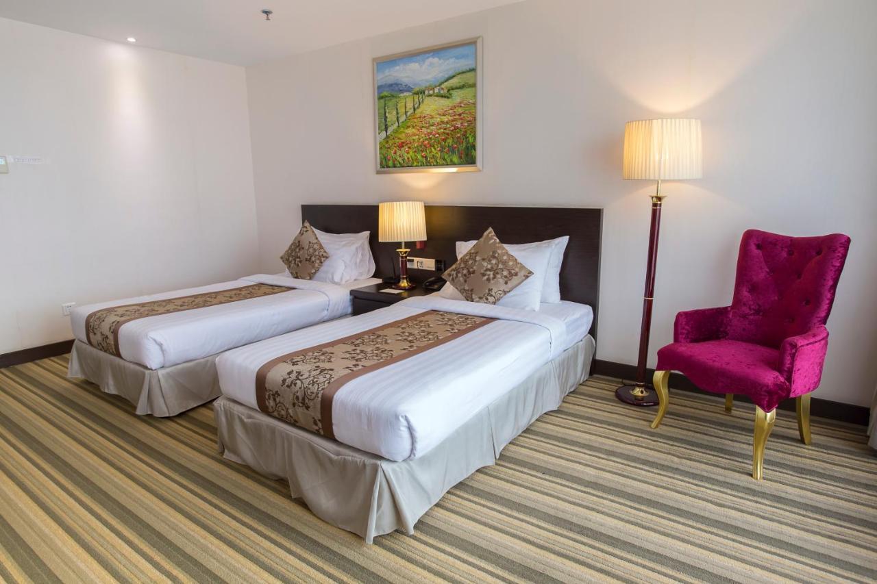 Esperado Lake View Hotel Rangun Kültér fotó
