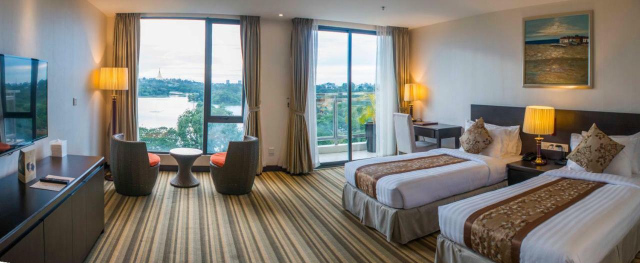 Esperado Lake View Hotel Rangun Kültér fotó